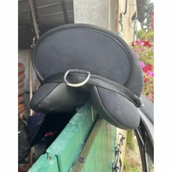 Selle synthétique mixte*- Marque inconnue - Discount
