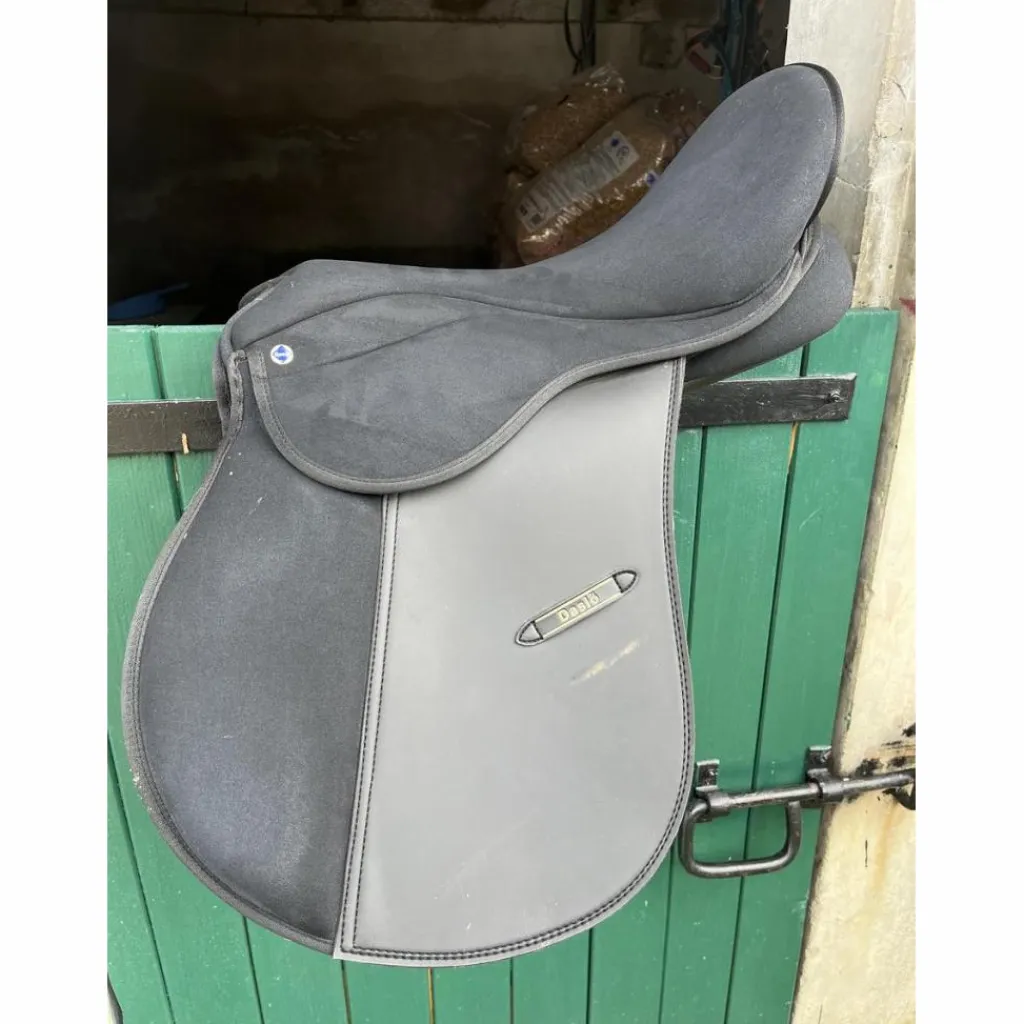 Selle synthétique mixte*- Marque inconnue - Discount