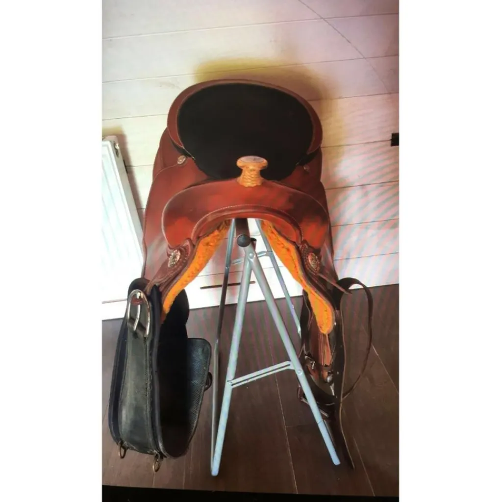 - Marque inconnue - Selles De Western>Selle western garland 16 pouces