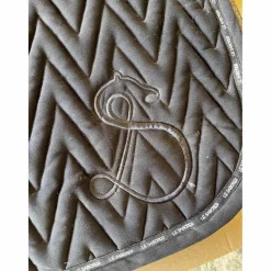 Le Sabotier Tapis><noscript><img width=