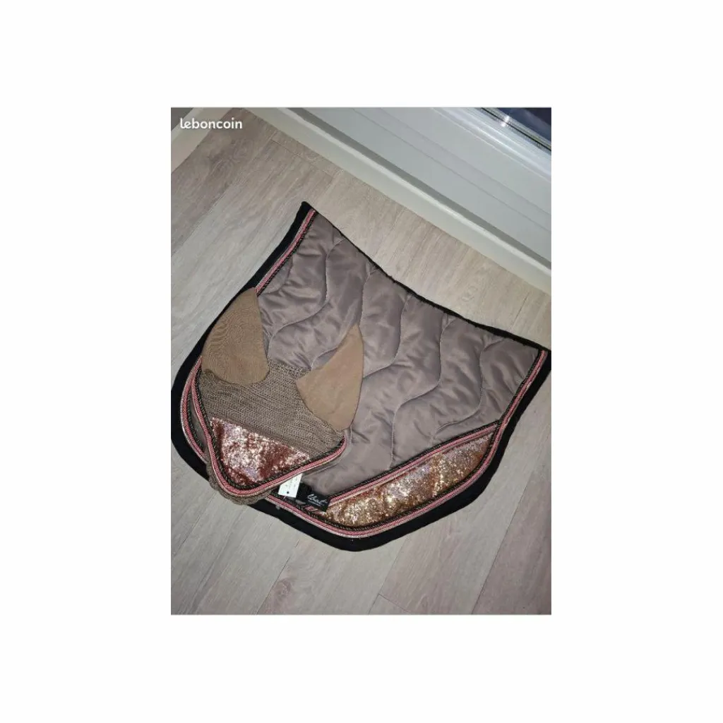 LBAT La Boite a Tapis Ensemble Tapis + Bonnet>Tapis paddock sport