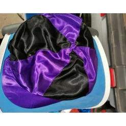 Toque neuve en satin violet/noir* Clearance
